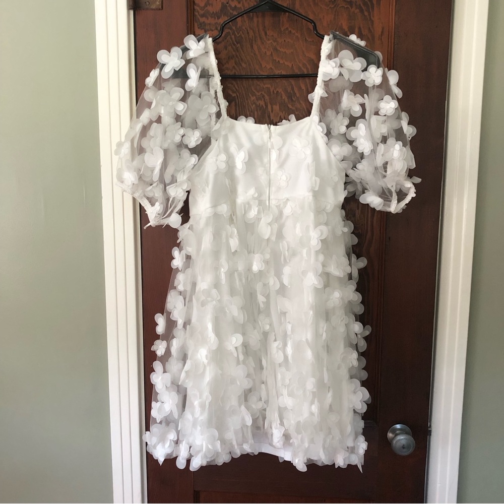 TCEC White Bubble Dress with Flowers size S NWT - Apricot Lane
